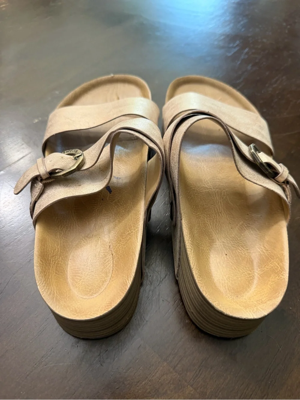 Blowfish Size 4 Youth Sandals